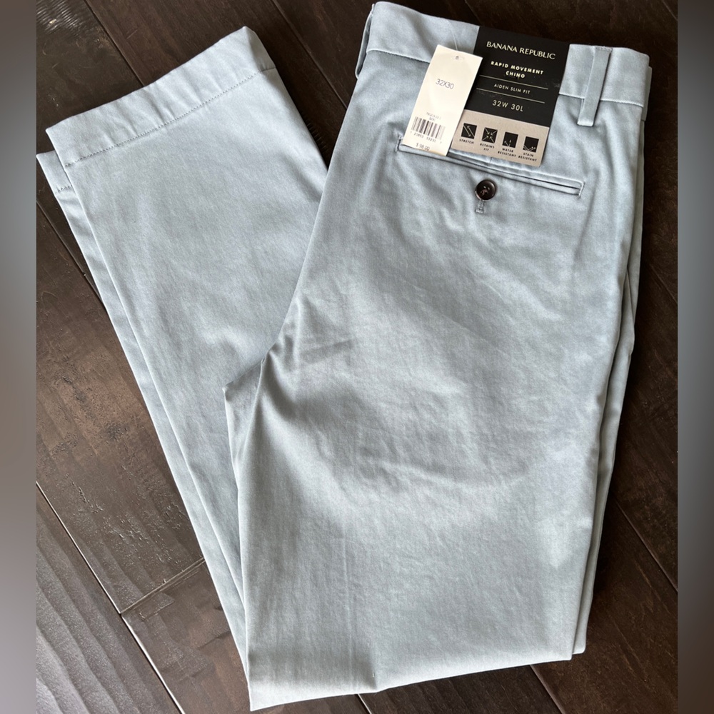 Banana Republic Men’s Rapid Movement Chinos 32x30 NWT! Light blue